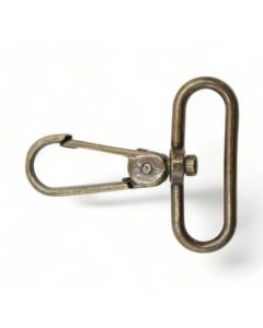 KARBINHAKE antikmässing 40 x 57 mm